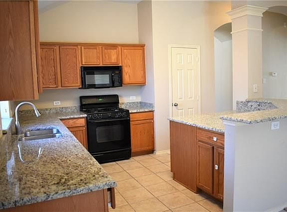 5th image of 6913 Oak Falls Dr
