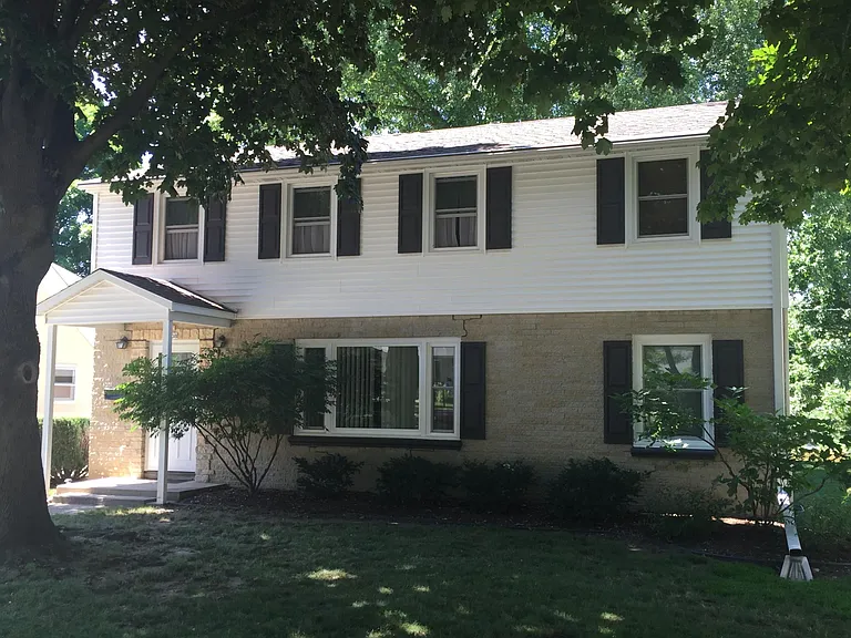 1008 Sunset Dr — Photo 11