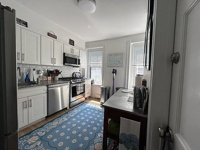 120 Brook St #2 — Photo 10