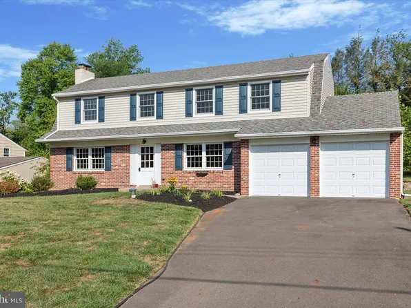 56 Charlotte Dr, Churchville, PA 18966