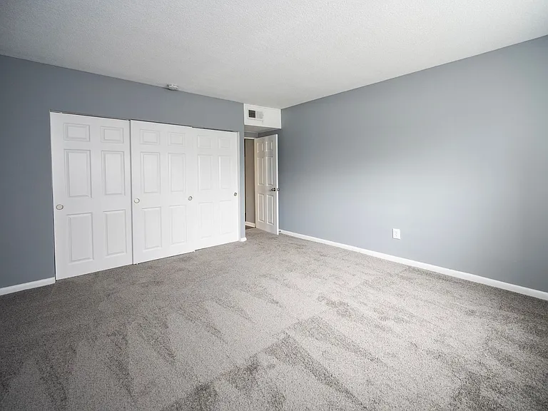 Creswood Apartments- Come home to Convenience! — Photo 19