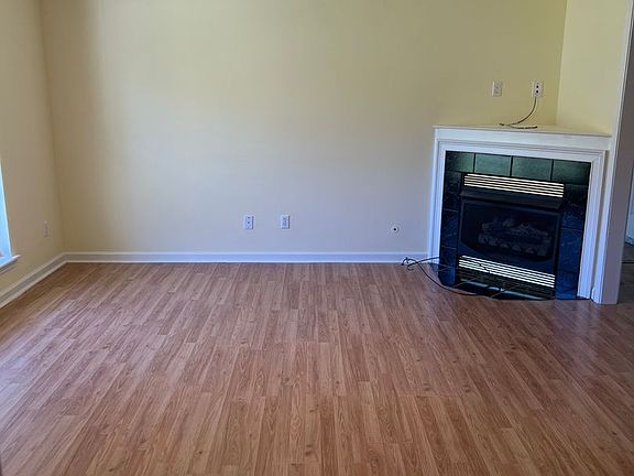 2nd image of 4720 33rd Ave E