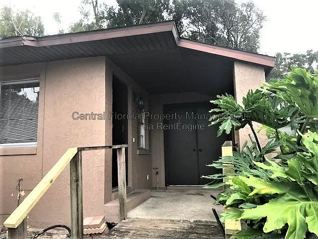 937 Monroe Ct