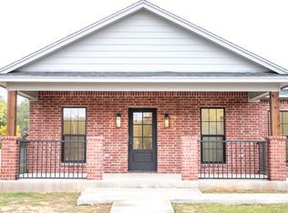 304 W Oak St, Olney, TX 76374