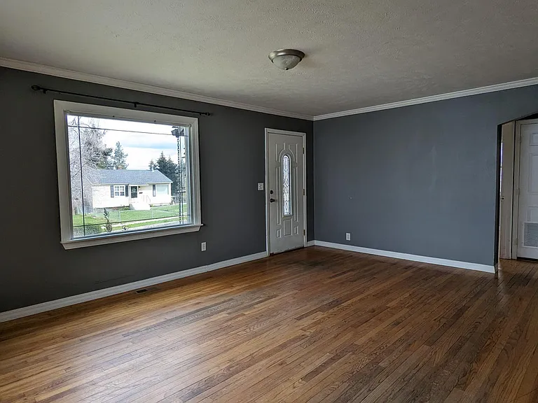 3320 E 19th Ave — Photo 8