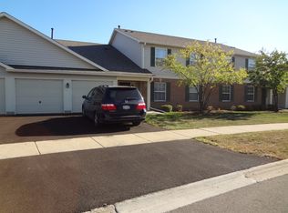1127 N Red Oak Cir UNIT 4, Round Lake Beach, IL 60073