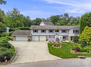 10 Hickory Hills Dr, Arden, NC 28704