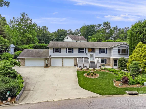 10 Hickory Hills Dr, Arden, NC 28704