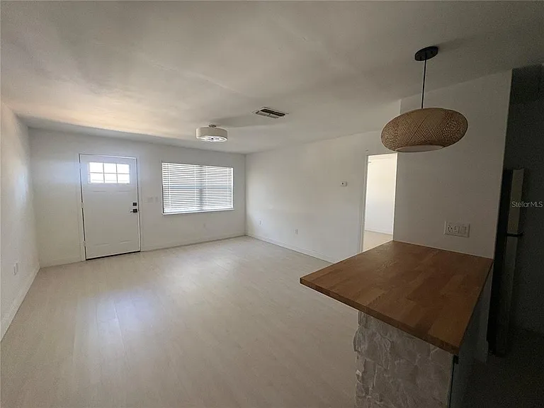 716 Angelina Ln #B — Photo 3