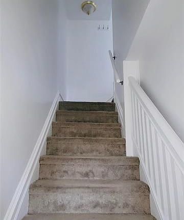 3rd image of 2560 Easton Ave