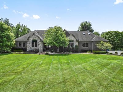 59445 Foxpointe Ln, South Lyon, MI, 48178