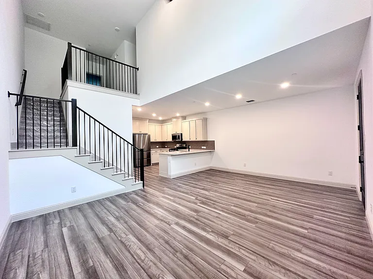 609 Friendswood Dr — Photo 5