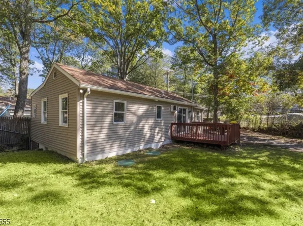 732 Brooklyn Mountain Rd, Hopatcong Boro, NJ 07843
