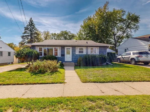 810 5th St NW, Rochester, MN 55901