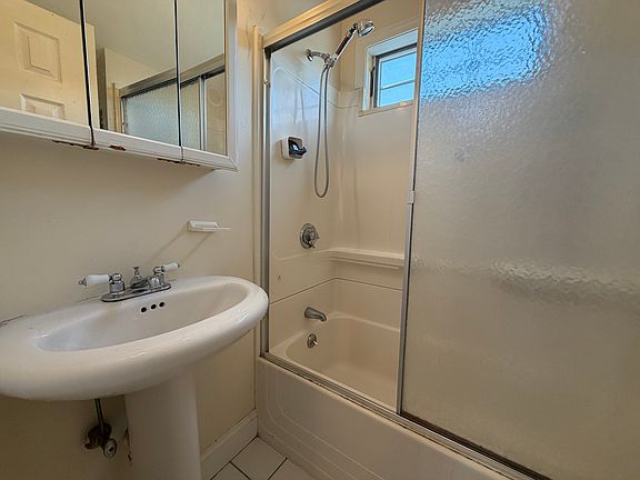 5th image of 2 Chestnut Hill Ave APT 5