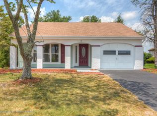 6 Blackthorn Pl, Manchester, NJ 08759