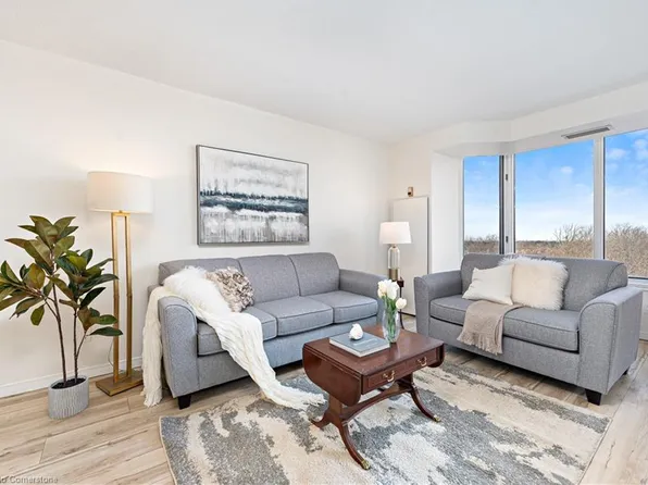 200 Limeridge Rd W #708, Hamilton, ON L9C 7M7