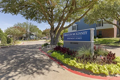 Brixton McKinney Apartments Photo 1