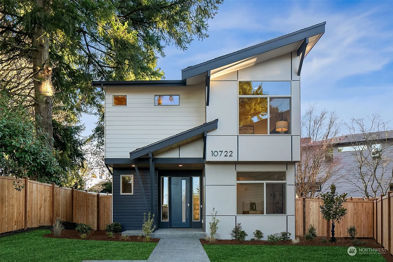 10722 123rd Avenue NE photo 1