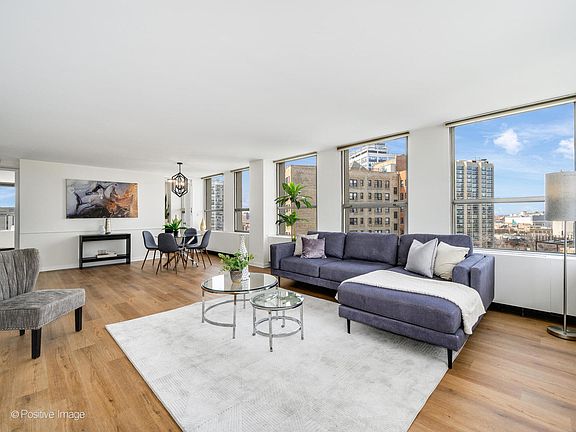 3rd image of 2626 N Lakeview Ave APT 1012