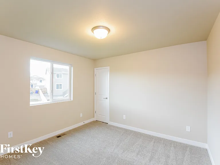 10741 Luneth Dr — Photo 12