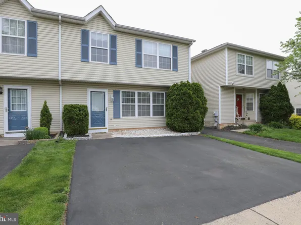 133 Megan Cir, Chalfont, PA 18914