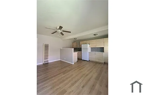 748 Lampasas Ave #2 Photo 1