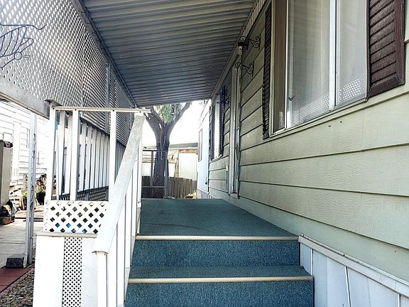 3rd image of 415 N Akers St #117