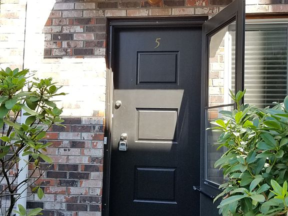 2nd image of 1220 N 137th St Unit 3