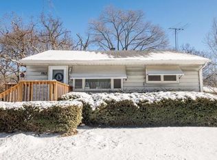 1913 Apache Rd, Waukegan, IL 60087