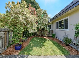 3060 Harriet Rd #23, Saanich, BC V9A 1T5