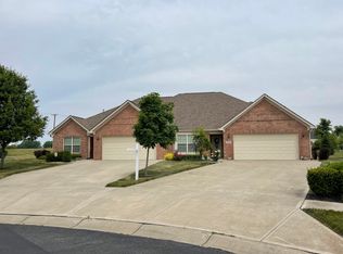 4940 W Harrisburg Ct, New Palestine, IN