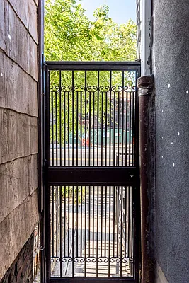 Rented by Nooklyn NYC LLC | media 70