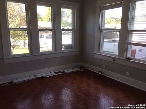 3rd image of 1606 W Ashby Pl