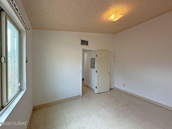 tucson-arizona-87925276 picture