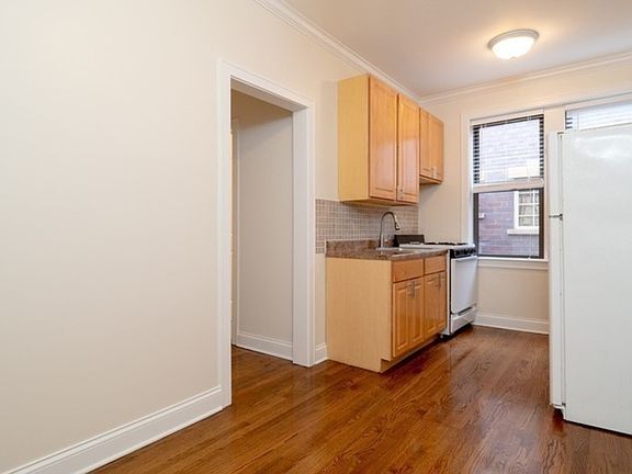 5th image of 6951 N Ashland Ave #N3