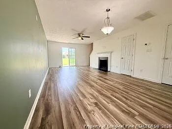 2 bed, 2.5 bath, 1200 sqft, $1,600 — Photo 4