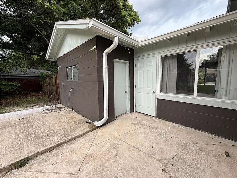 710 Winthrop Pl — Photo 24