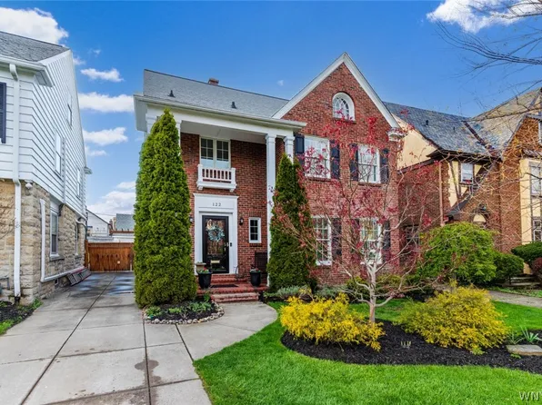122 Admiral Rd, Buffalo, NY 14216