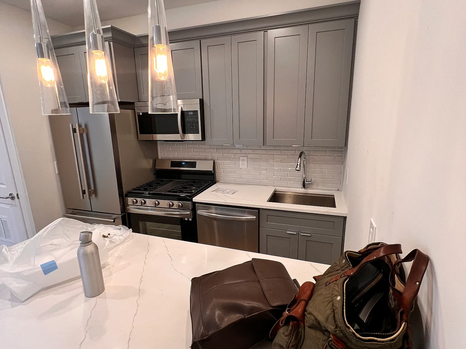 2 bed, 950 sqft, $2,800 — Photo 3