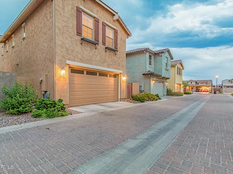 3954 E Turley St — Photo 37