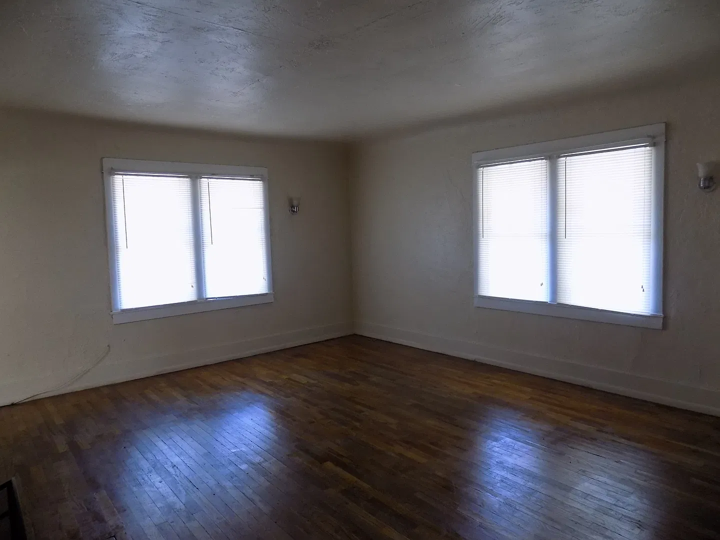 313 Columbia Dr SE — Photo 3