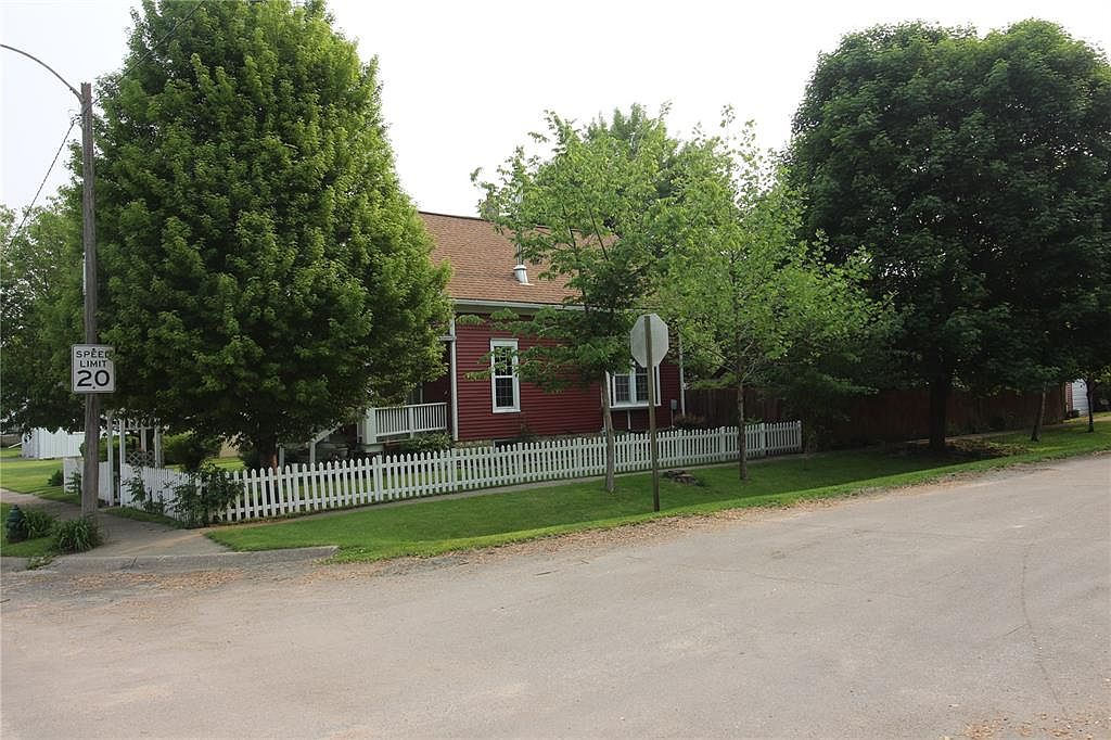 120 Main St, Newhall, IA 52315 Zillow