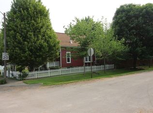 120 Main St, Newhall, IA 52315