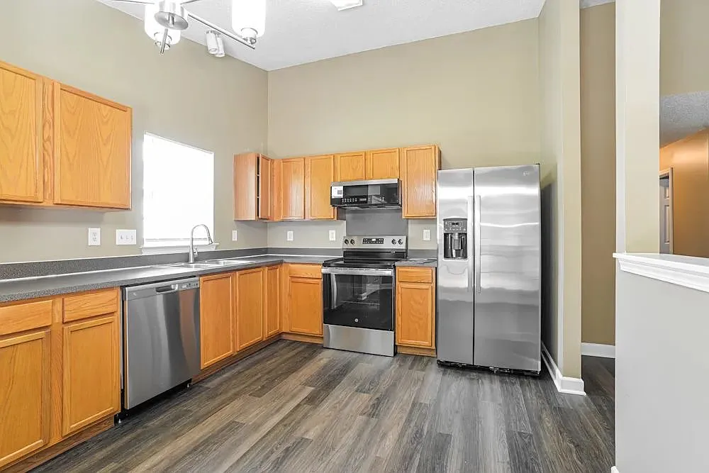 3 bed, 1204 sqft, $1,965 — Photo 4