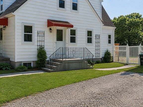 2nd image of 9 Houden St