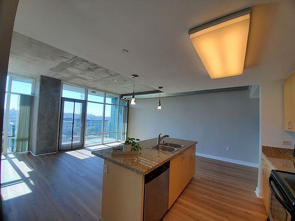 3rd image of 1080 Park Blvd Unit 907