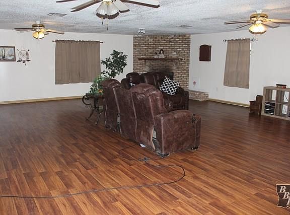 4th image of 230 Ziegler Ave