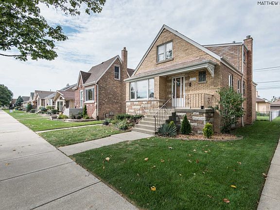 3rd image of 5706 S Oak Park Ave