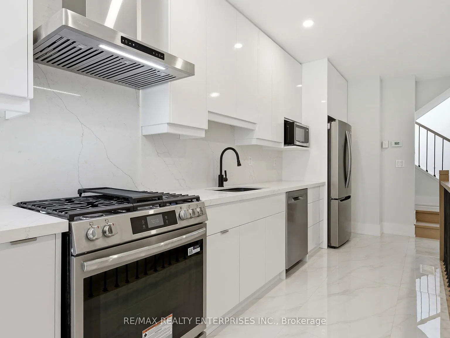 2 bed, $5,000 — Photo 2